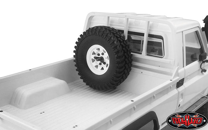RC4WD Rear Spare Tire Mount LC70 installed example